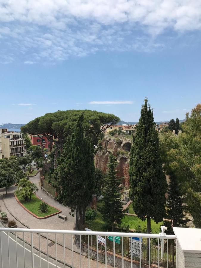 moon's fault - tutta colpa della luna Pozzuoli Esterno foto